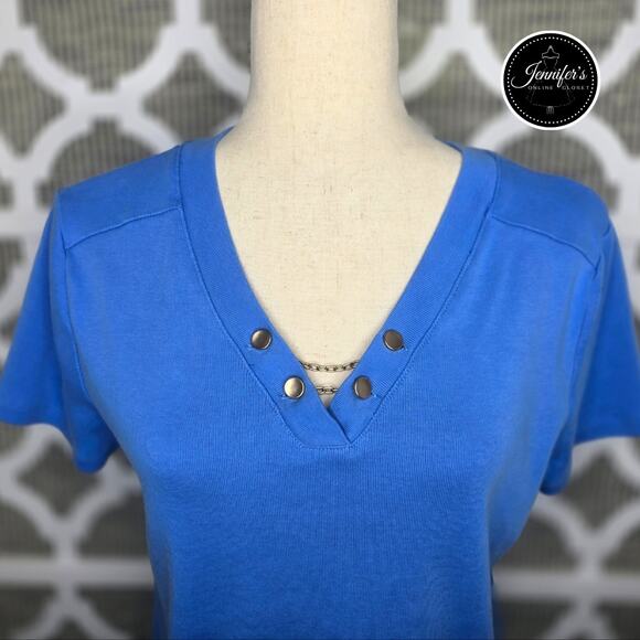 3/$30 Rafaella Blue V-Neck Gold Chain and Button Short Sleeve Knit Top Size PM - Picture 4 of 11